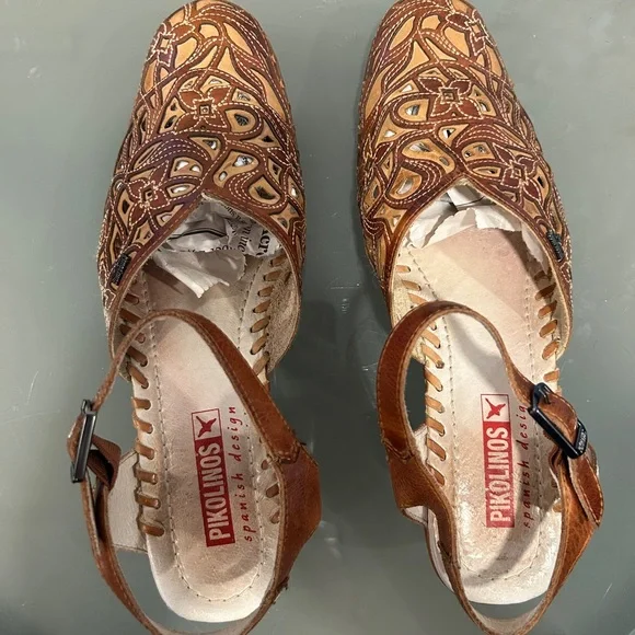 Pikolinos Brown Leather Floral Stitched Laser Cut Tan Leather Low Heel Sandals - Picture 4 of 10